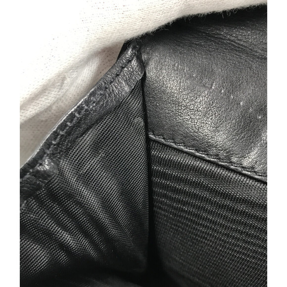 Chanel Coin Black Case - Picture 5 of 8